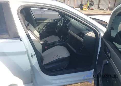 2019 Volkswagen Jetta 1.4T R-Line/1.4T S/1.4T Se z USA, uszkodzony, nr VIN 3VWCB7BU2KM244102